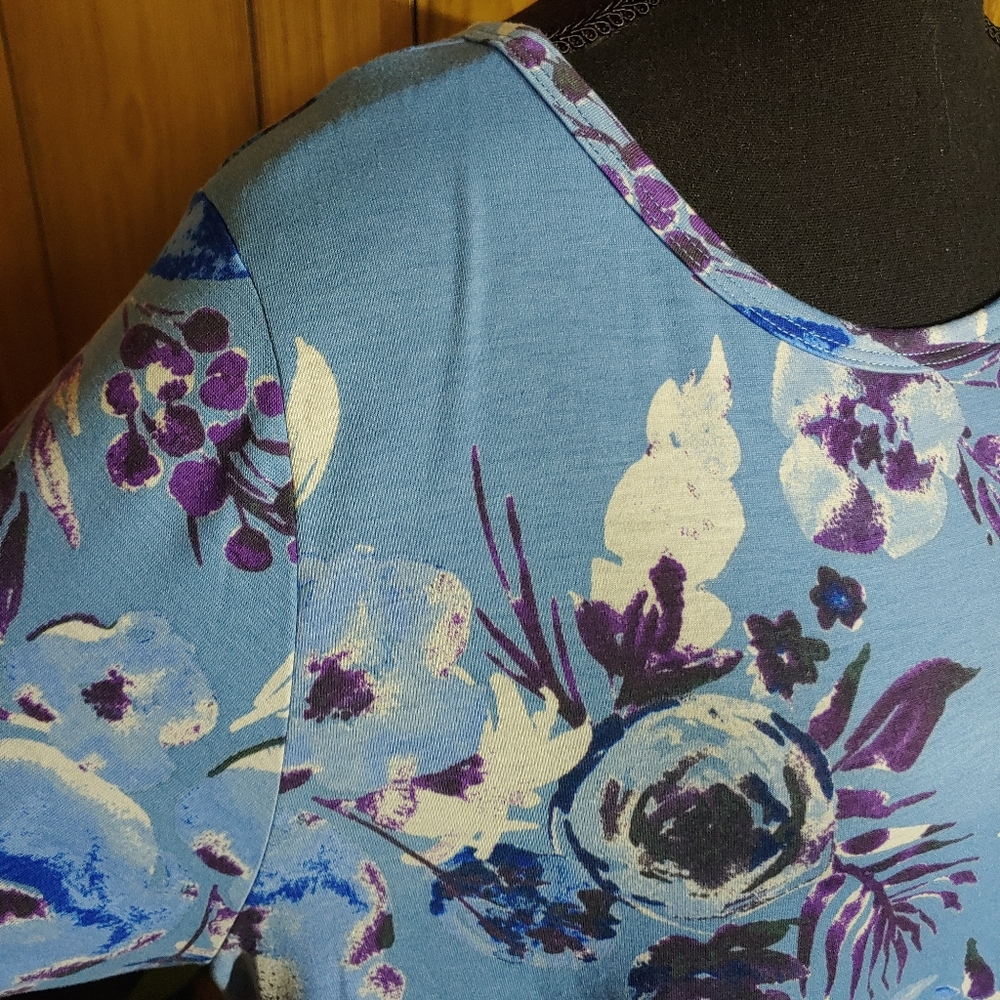 LulaRoe Melissa top - Picture 4 of 4